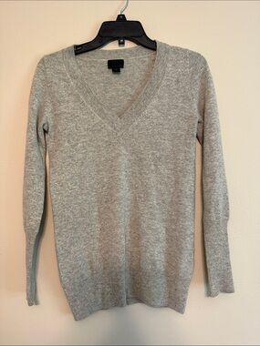 J. Crew Women's Light Gray V-Neck Sweater